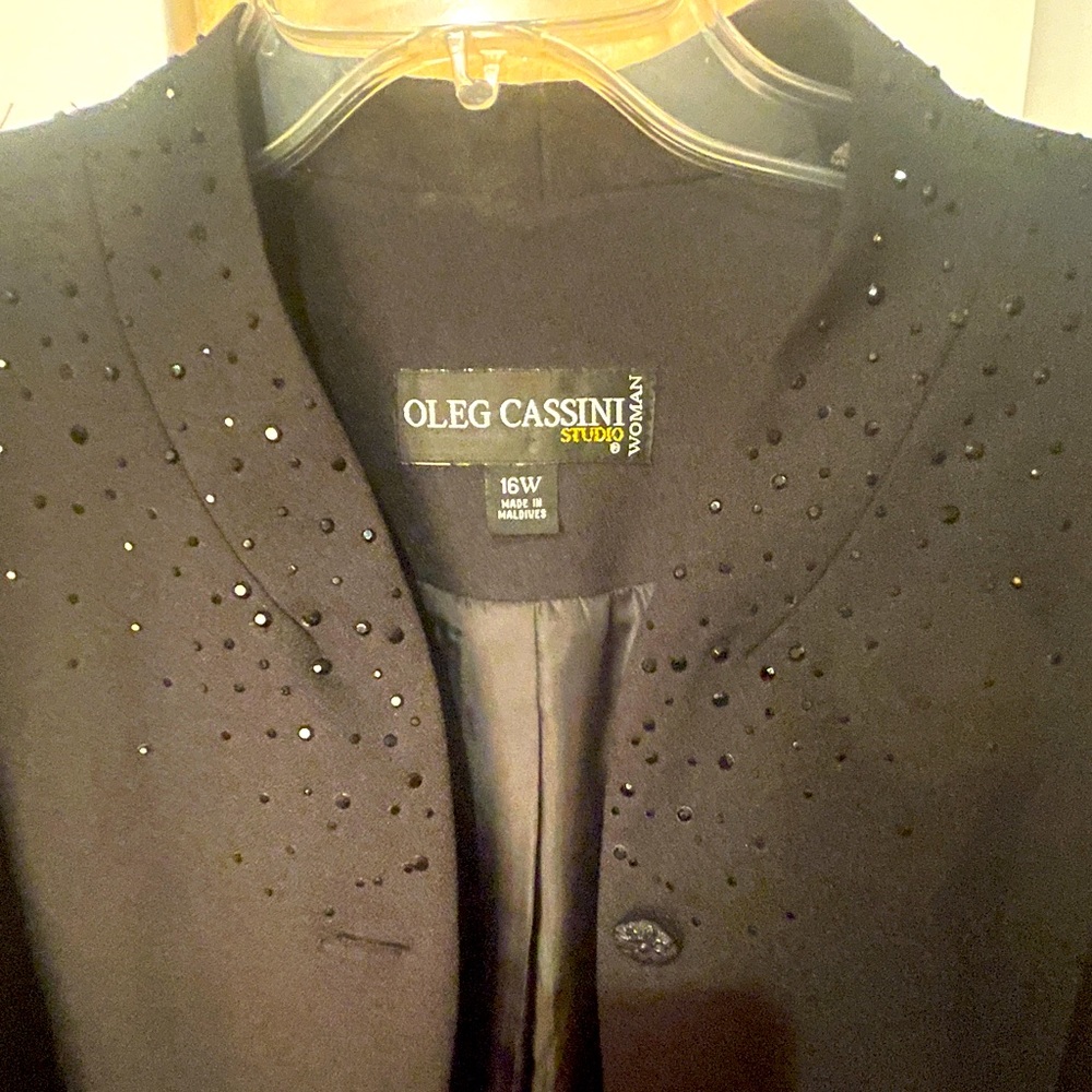 Suit pants Oleg Cassini w/BLK beaded neck line & base sleeves! Size 16W